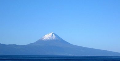 Monte Pico en la isla de San Jorge - Azores