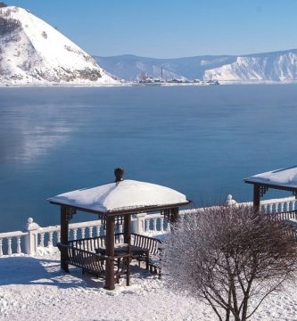 Lago Baikal nevado